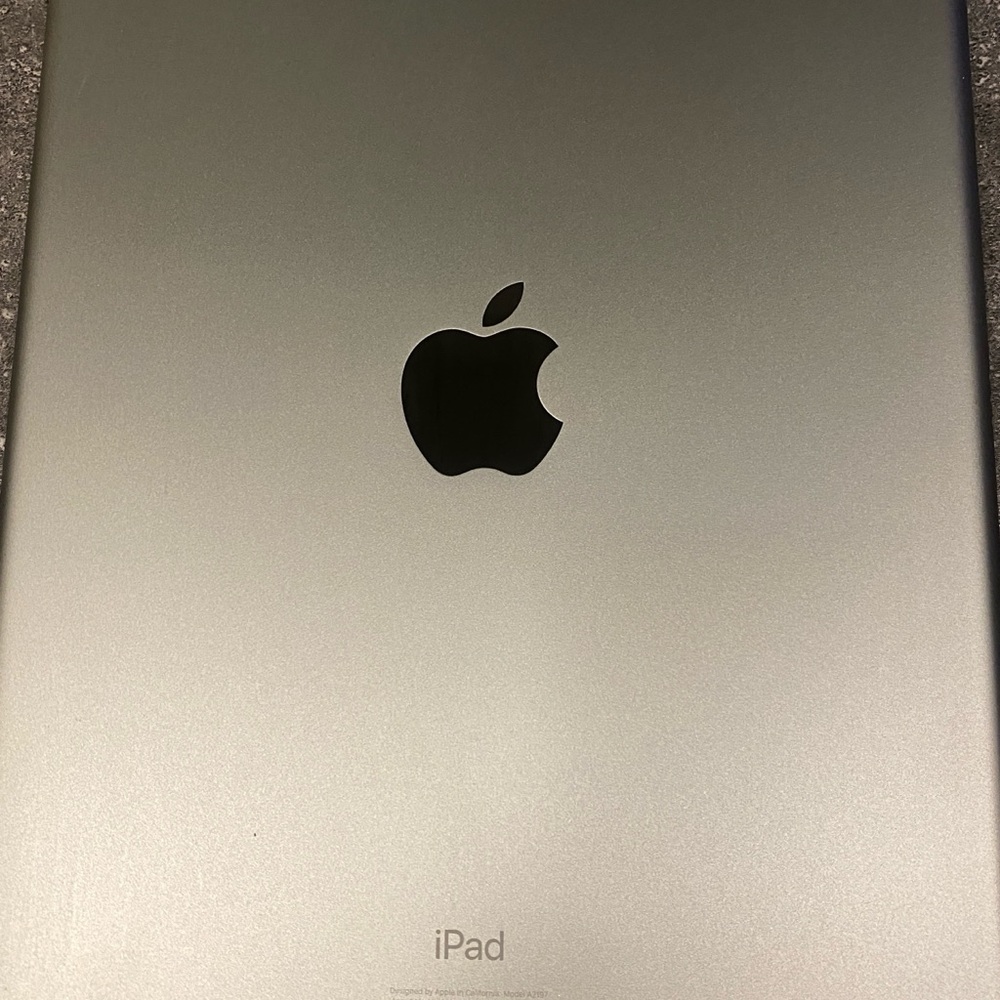 7th gen iPad 128gb wifi only